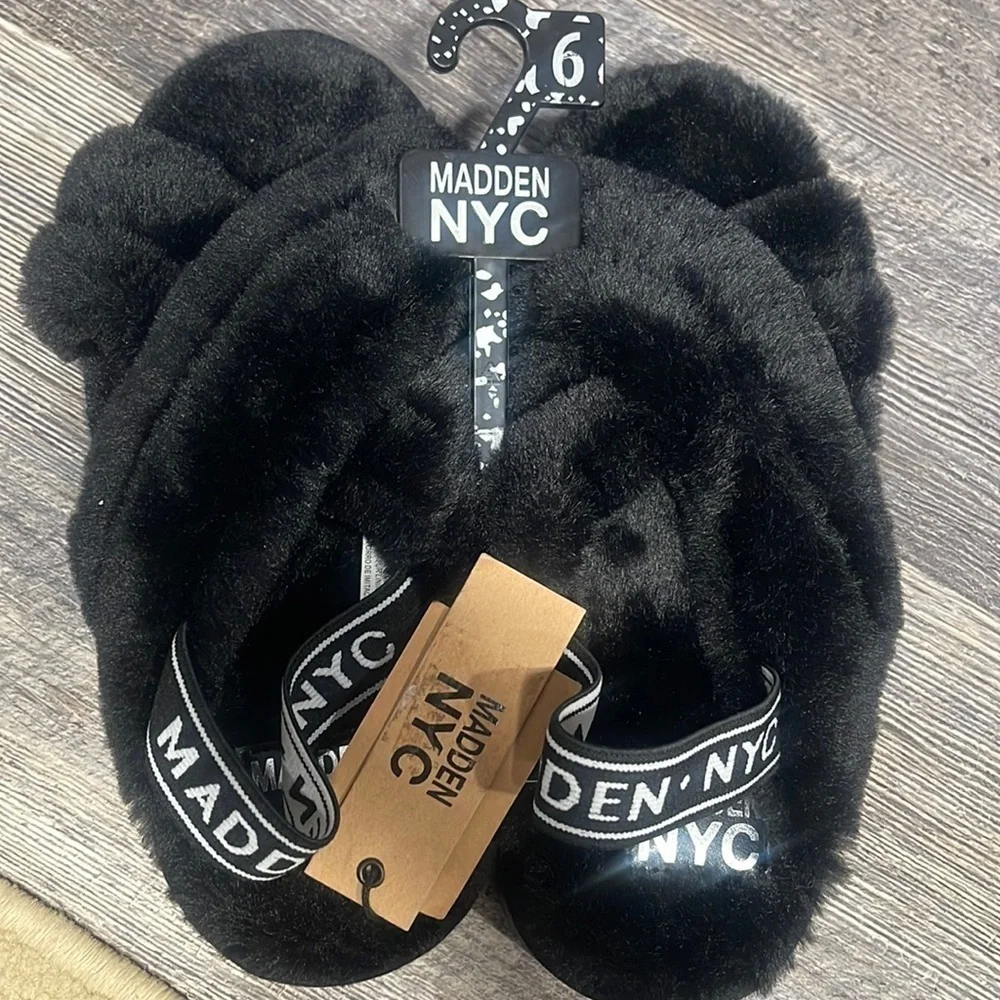 Madden NYC Crossband Platform